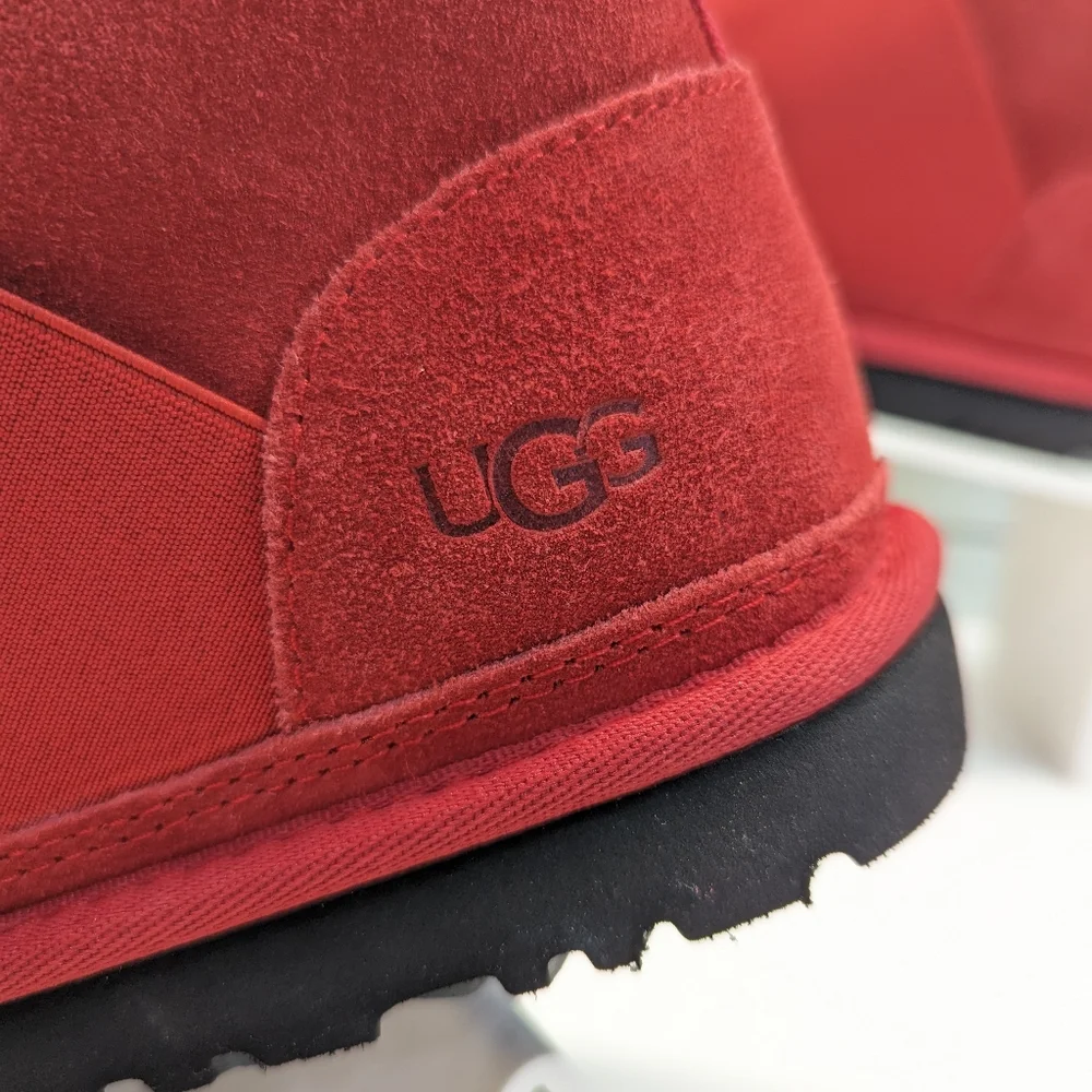 UGG Neumel II Graphic Spell Out Red Logo Ankle Chukka Comfy Suede Boots Men's 9